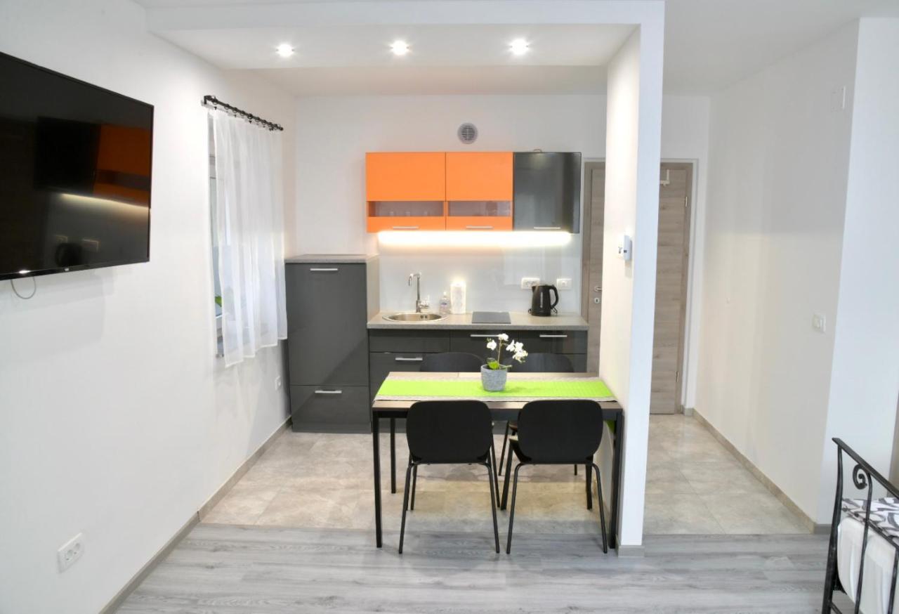 Stara Jezica Apartments With Wifi 류블랴나 외부 사진